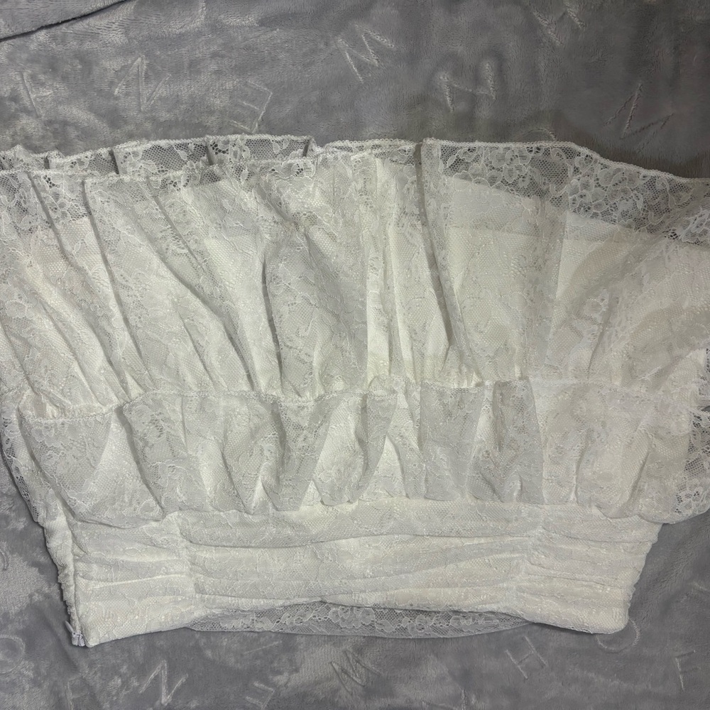 Elegant White Lace skirt